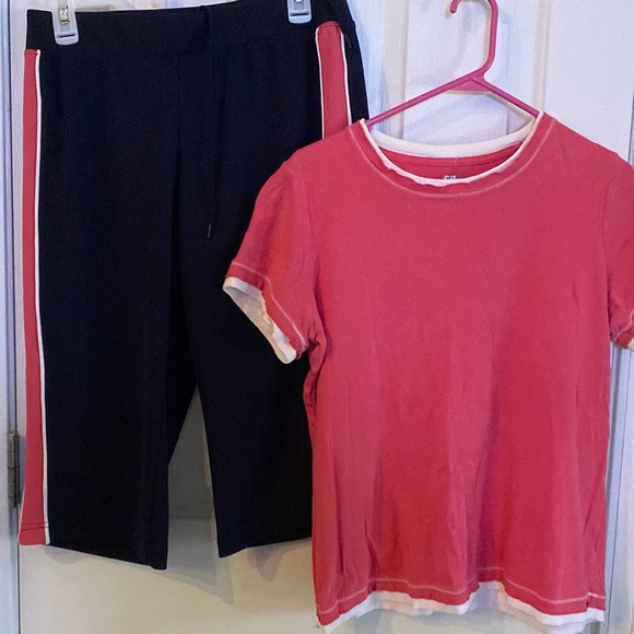 SB active Pants & Jumpsuits 2 Pc Large Shirt Medium Petite Capris